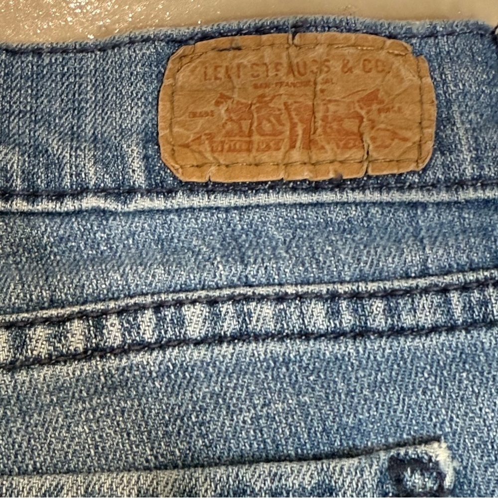 Vintage Levi Jeans Womens Size 31” waist flare bottoms embellished pockets - Picture 5 of 8
